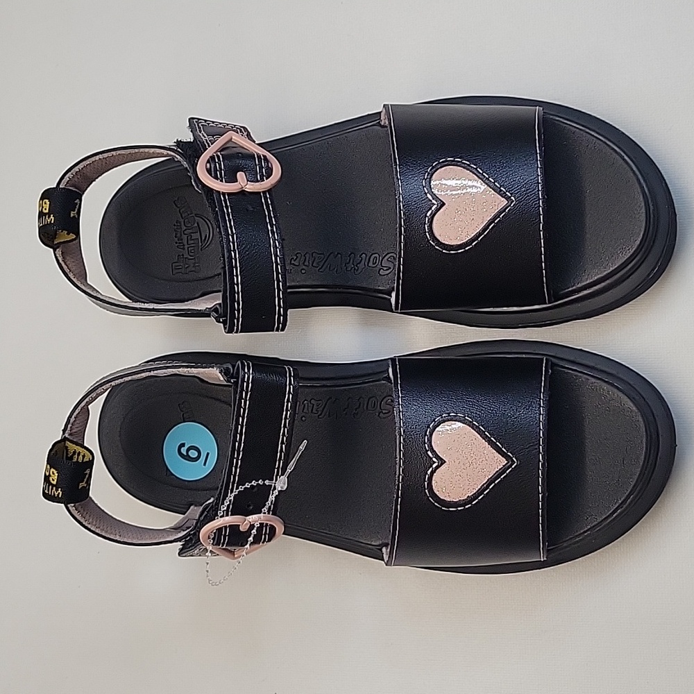 New/ No Box Dr. Martens Marlowe ll Hearts Sandals Junior Black/Powder Pink US 7